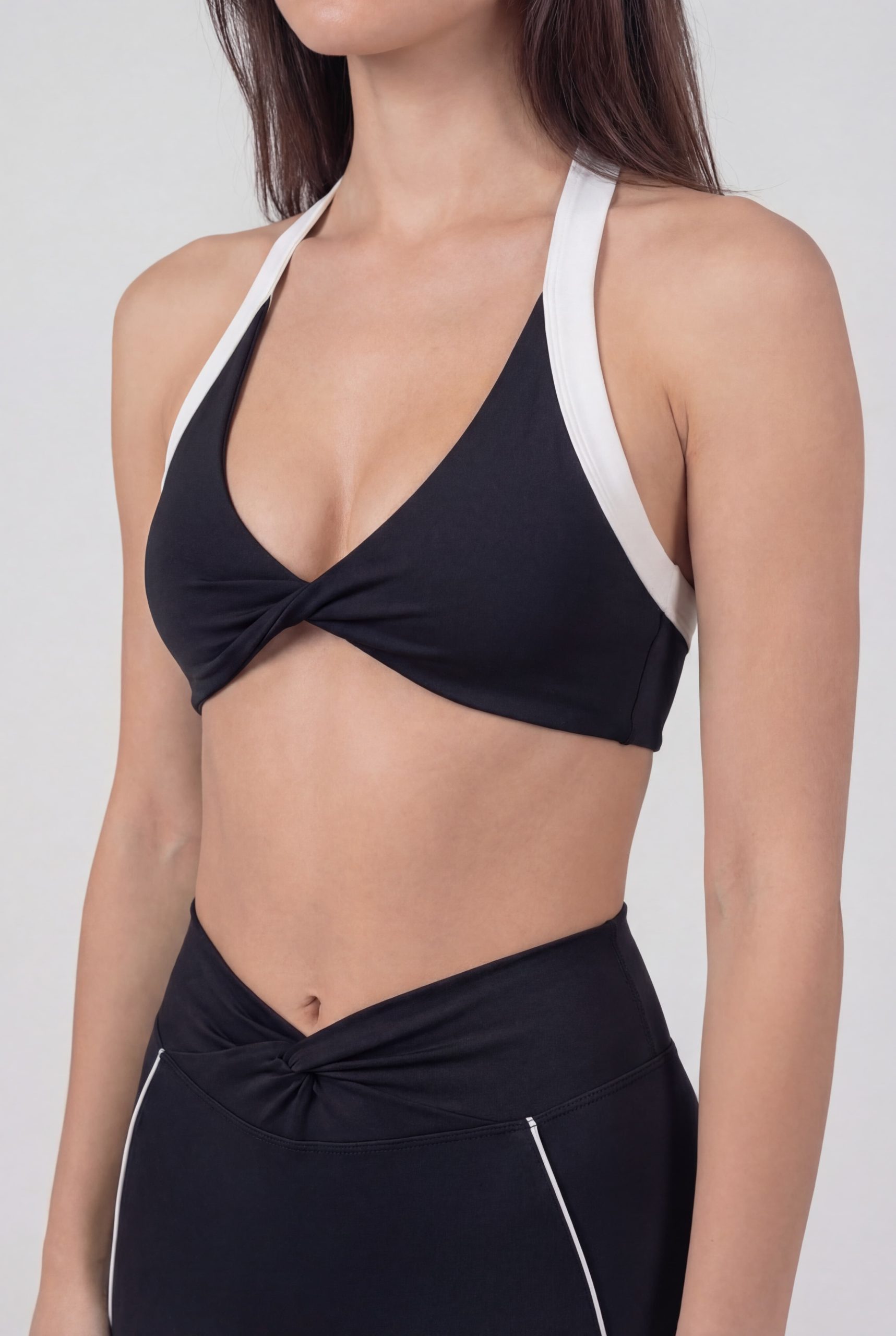 Triangle bra closeup black (1)